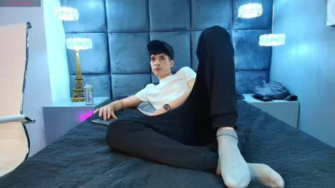 Jheampiero online show from April 2026 08:58:02 PM
