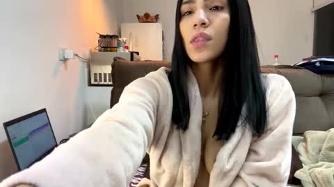 Snapshot of jhennycut chatting on September 2025 11:43:01 PM jhenny cut online show from September 2025 11:43:01 PM