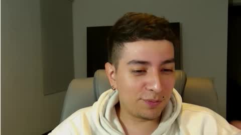 Jhoan Saenz online show from October 2025 05:16:02 AM