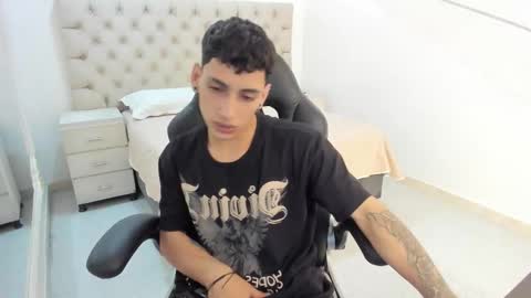 jhoanleandro online show from October 2025 05:13:01 AM