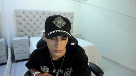 jhoanleandro online show from February 2026 06:12:02 AM