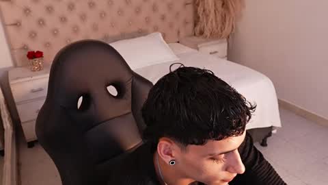 jhoanleandro online show from May 2026 11:10:01 PM