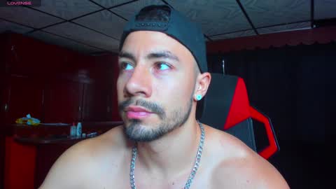 Snapshot of jhojanstrong_ chatting on December 2024 08:33:01 PM Jhojan Strong online show from December 2024 08:33:01 PM