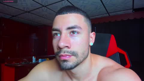 Snapshot of jhojanstrong_ chatting on December 2024 10:05:01 PM Jhojan Strong online show from December 2024 10:05:01 PM