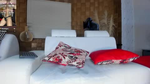 jhonaldsw online show from February 2025 06:46:01 PM