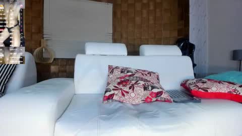 jhonaldsw online show from February 2025 04:03:02 PM