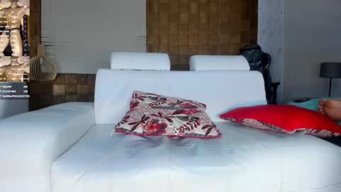 jhonaldsw online show from February 2025 05:15:02 PM