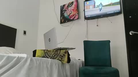Snapshot of jhongrey2 chatting on January 2025 08:40:01 PM jhon online show from January 2025 08:40:01 PM