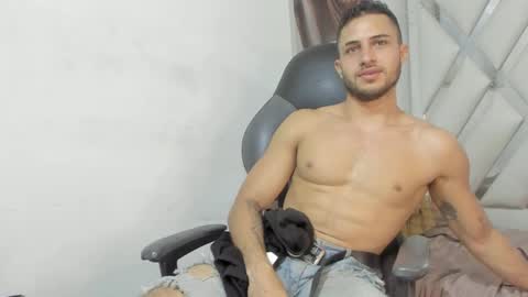 jhonny online show from December 2024 10:39:02 AM