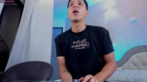 jhonsimon_ online show from February 2026 05:22:01 AM