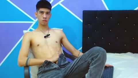Snapshot of jhony_sex3 chatting on January 2025 04:12:01 AM jhony_sex3 online show from January 2025 04:12:01 AM
