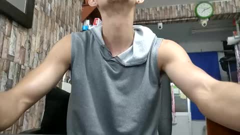 Jhosuamoore  online show from May 2026 12:10:01 PM
