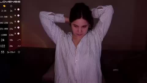 jia_lisaa online show from July 2026 11:37:02 AM