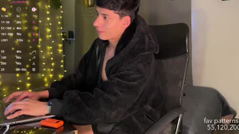 Snapshot of jim_dancer chatting on February 2026 07:21:02 PM jim_dancer online show from February 2026 07:21:02 PM