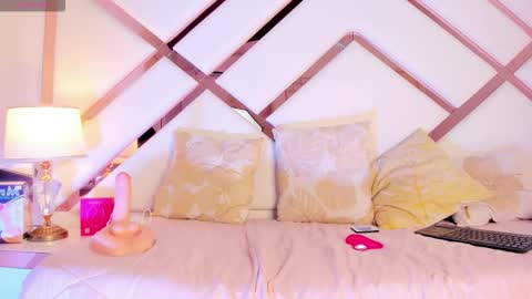 Jim  online show from November 2025 07:35:02 PM