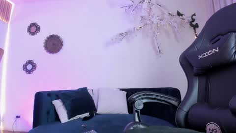 Jimena Adams online show from May 2026 01:05:01 PM