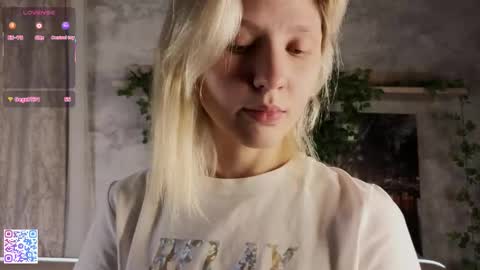 Lily online show from September 2025 06:18:02 PM