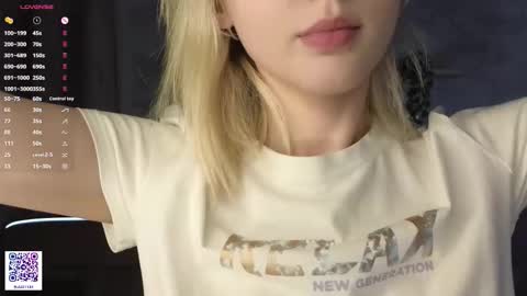 Lily online show from September 2025 06:09:02 PM