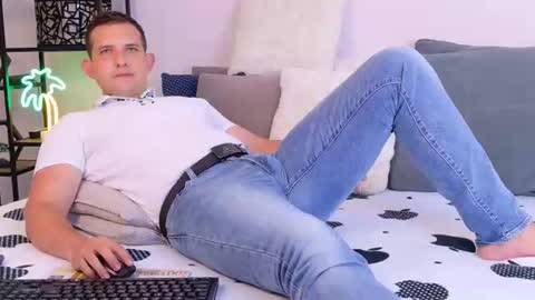Snapshot of jimmy_doss chatting on August 2026 07:11:02 AM Jimmy online show from August 2026 07:11:02 AM