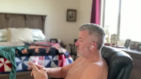 Snapshot of jimmyaaron chatting on February 2025 05:26:02 PM Dad of Three online show from February 2025 05:26:02 PM