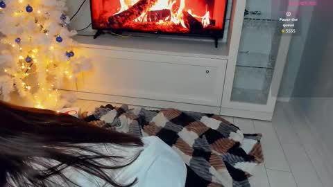 Jinny online show from December 2025 06:12:02 PM