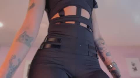 Jinx  online show from October 2025 02:29:01 PM