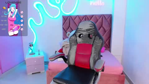 kim online show from December 2025 12:43:02 PM