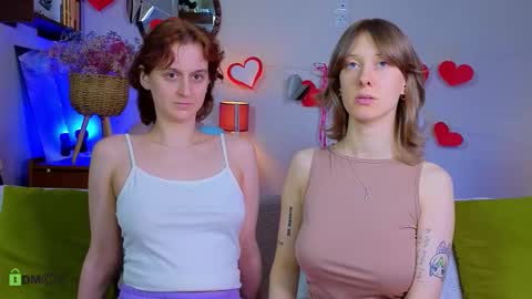 Hey Guys We are Julia ginger  Tina brunette online show from February 2026 04:46:01 PM