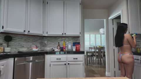 Jiwon online show from October 2025 07:03:01 PM