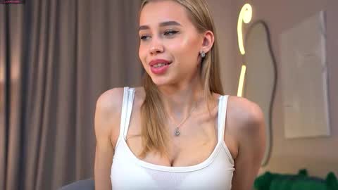 Jenny online show from October 2025 08:47:02 AM