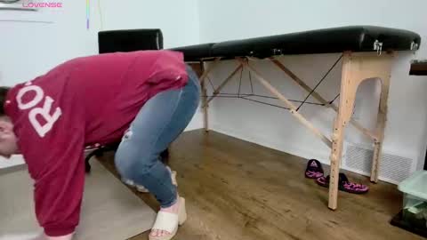 Nicole  Allen online show from March 2026 12:48:02 AM