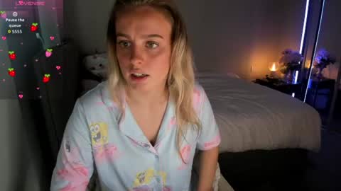 Snapshot of jjulietterose chatting on June 2026 08:50:01 AM Juliette Rose online show from June 2026 08:50:01 AM