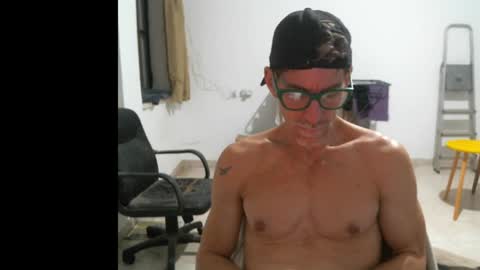 Snapshot of jlmbud chatting on January 2025 07:05:01 PM jlmbud online show from January 2025 07:05:01 PM