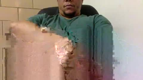 Snapshot of jln102004 chatting on January 2025 04:26:01 PM Holmesfifth online show from January 2025 04:26:01 PM