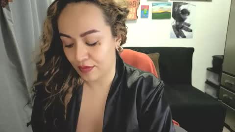 Johana              online show from April 2026 10:01:02 PM