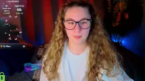 Snapshot of joan_green chatting on June 2026 01:43:02 AM GMT2 Tue-Wed Fri-Sun 3-9AM Joan green online show from June 2026 01:43:02 AM