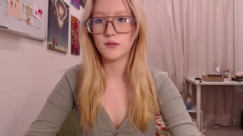 Snapshot of joan_kiss chatting on September 2025 03:22:01 PM joan_kiss online show from September 2025 03:22:01 PM