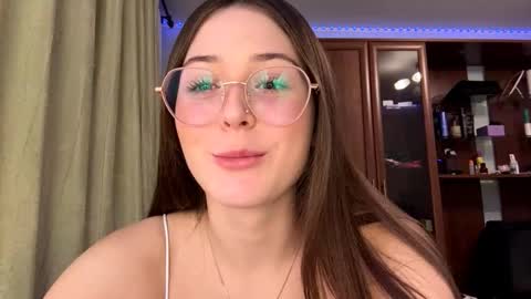 Snapshot of joanalkins chatting on November 2025 05:26:01 PM Adel online show from November 2025 05:26:01 PM