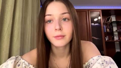 Adel online show from December 2025 04:14:02 PM