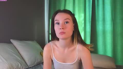 Snapshot of joancrumpton chatting on September 2025 02:45:01 AM Alice in the country of dreams online show from September 2025 02:45:01 AM