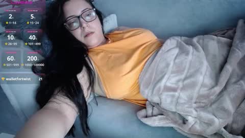 Snapshot of joanna_cw chatting on November 2025 12:27:01 PM Jo online show from November 2025 12:27:01 PM