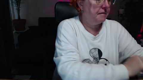 Snapshot of joannaandneighbour chatting on October 2025 08:17:01 AM Joanna and Greg online show from October 2025 08:17:01 AM