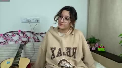 Nana online show from December 2025 04:24:01 PM