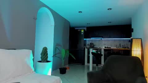 joe_esthetic online show from February 2025 10:40:02 PM