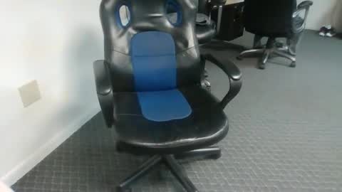 joe_smith5679 online show from April 2026 08:18:01 PM