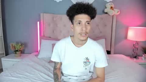 Snapshot of joeandemma chatting on September 2025 10:42:01 PM Emma Joe online show from September 2025 10:42:01 PM