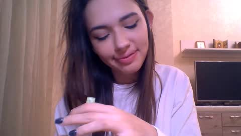 Jennifer online show from December 2025 05:19:02 PM