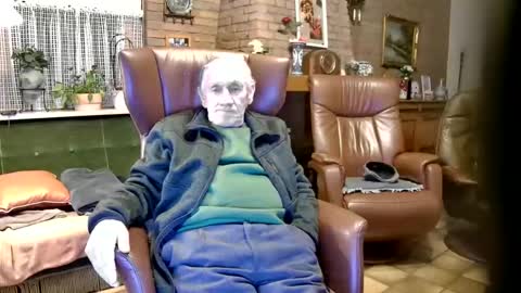 Snapshot of johan7_heet chatting on December 2024 04:37:01 PM johan7 heet online show from December 2024 04:37:01 PM
