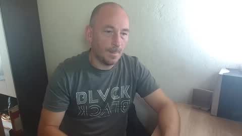 Snapshot of johanbarker chatting on September 2025 10:42:01 AM Johan online show from September 2025 10:42:01 AM