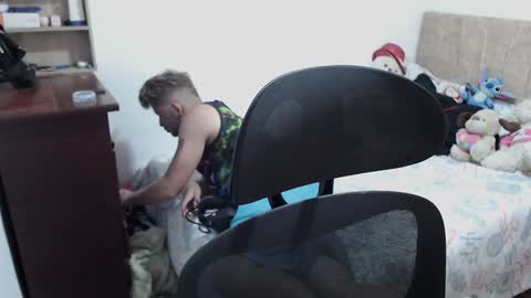 Snapshot of johanleonsweetboy chatting on December 2024 03:29:02 AM JOHAN independient model online show from December 2024 03:29:02 AM